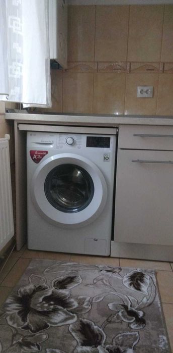 Proprietar inchiriez apartament 3 camere