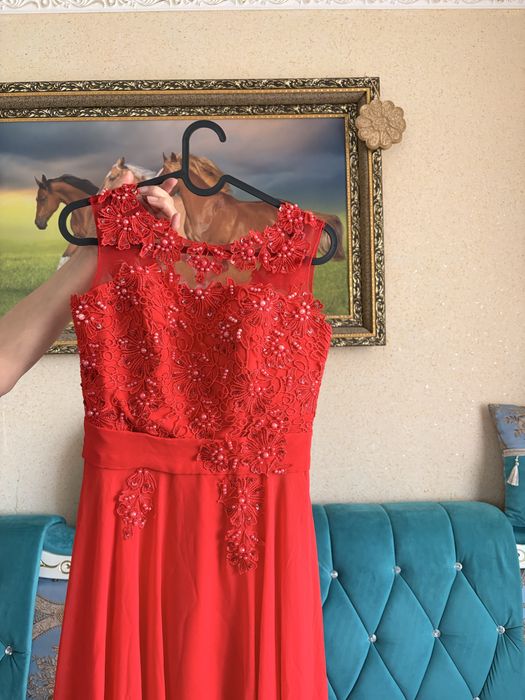 Продам платье 42 размера