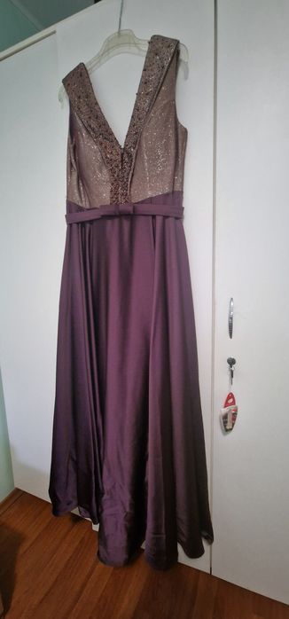 Rochie tafta cu decolteu cu diverse pietricele