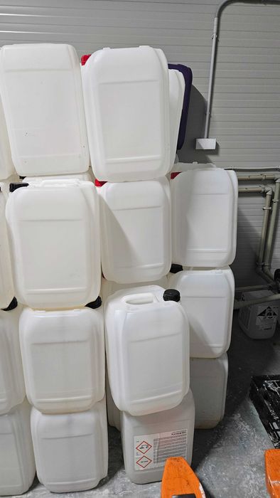 Продавам туби 20-25кг от препарати Безплатно товарене