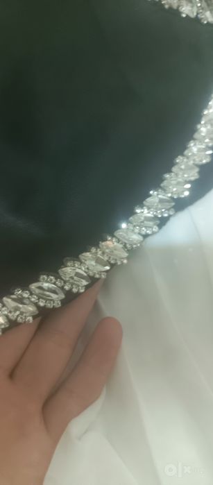 Ayollar koʻfta yufkasi rangi oq qora razmerxxl kiyilmagan yangi
