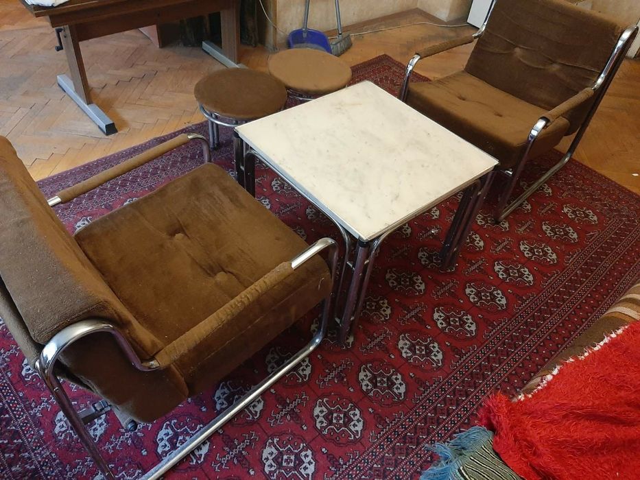 Холна маса с мраморен плот и столове