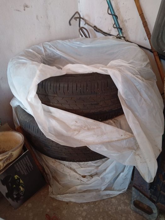 Vand cauciucuri 215/60/17,Dacia Duster, 350 lei bucata