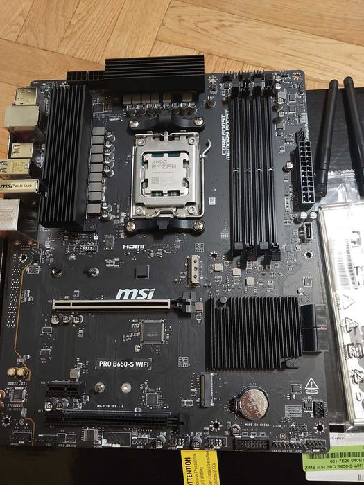 AMD Ryzen 5 7600X + MSI Pro B650-S Wi-Fi