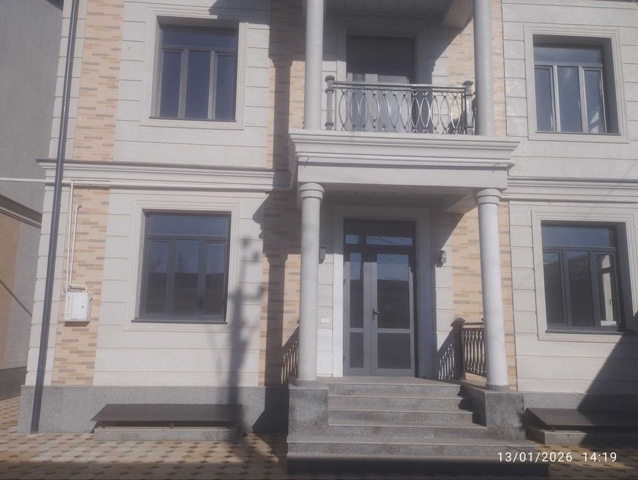 Янгийўл шаҳар Ўткир акани маҳалласида коттедж сотилади