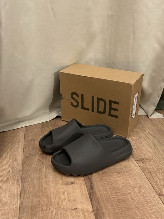 Adidas yeezy slides