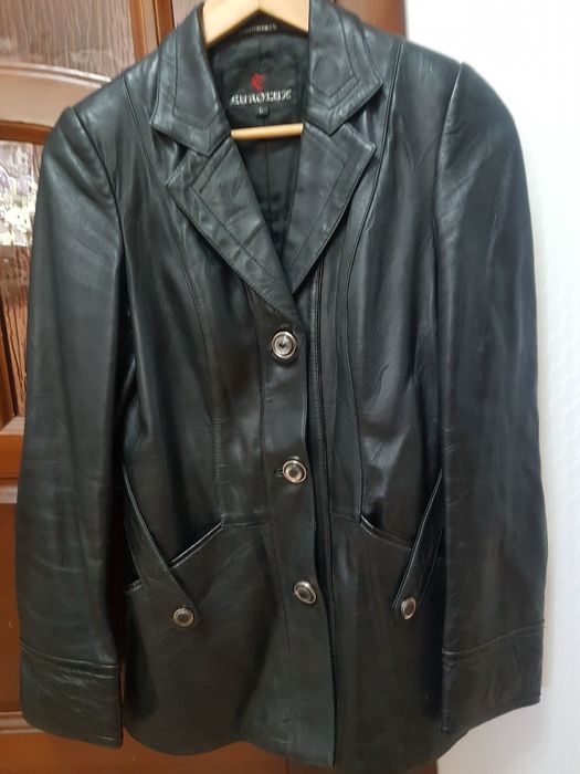 Продам кожаную куртку
