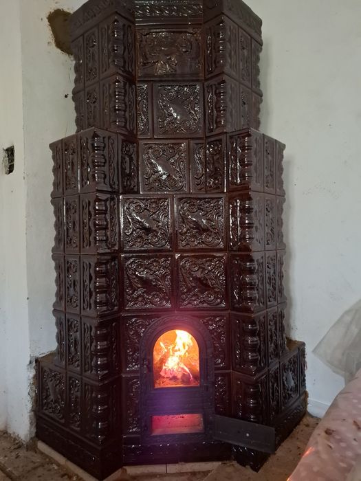 Sobe de teracota cu serpentina.