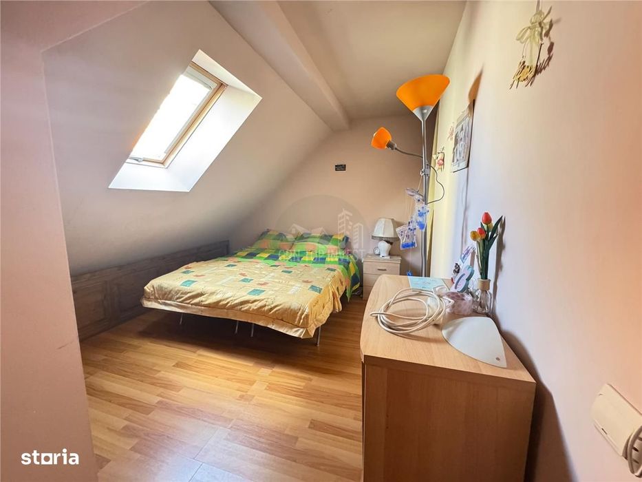 Apartament la mansarda cu 3 camere si balcon in Vasile Aaron