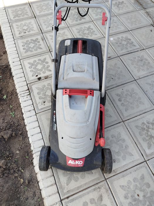 Газонокосилка электрическая