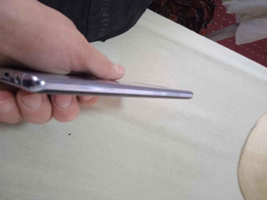 Samsung note 8 sotiladi