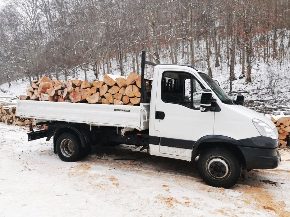 Vând lemne pentru foc