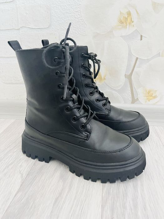 Продам обувь для девочки