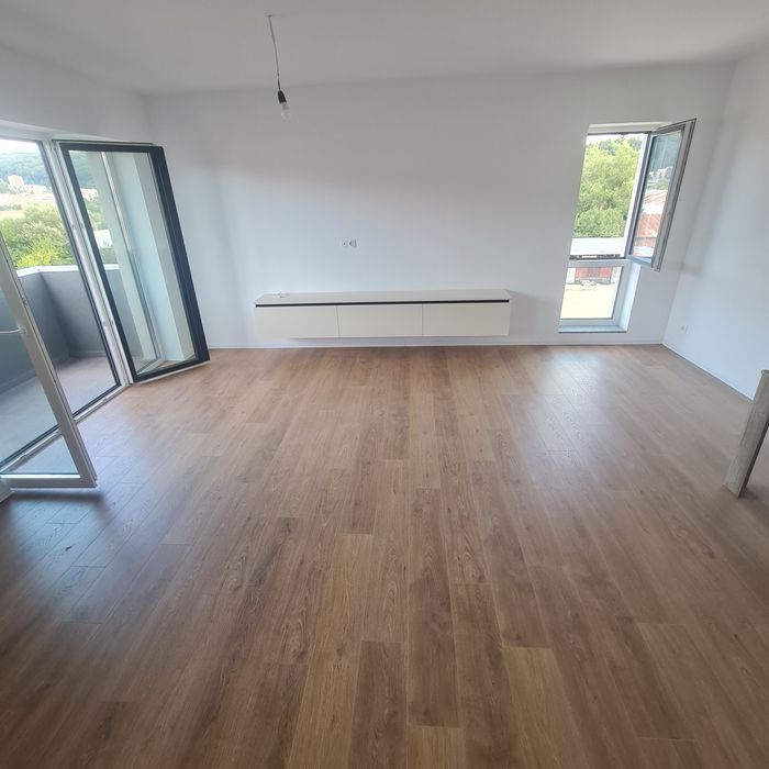 >Apartament 3 camere + două balcoane