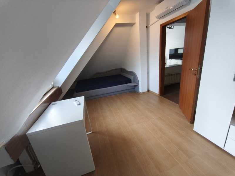 Дава се под наем Тристаен апартамент в София, Център - 70 кв.м за 747.66 € - Снимка #4