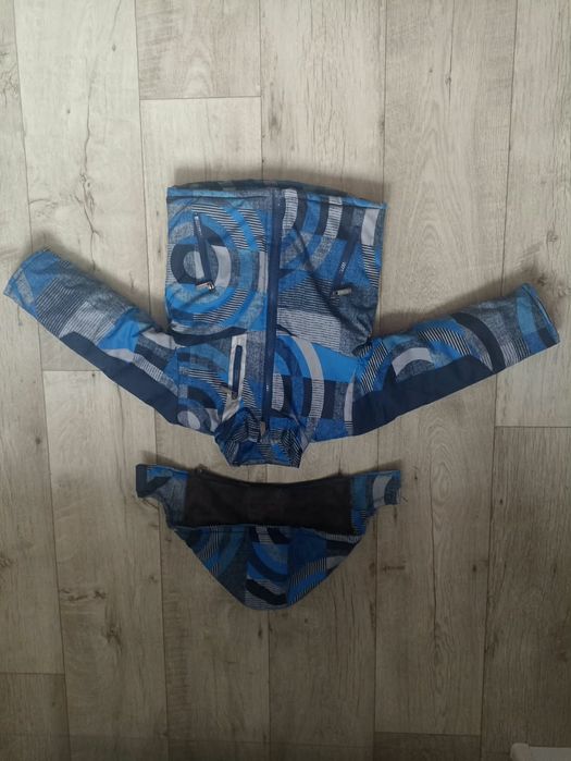 Продам зимний комбинезон от 2-3 лет