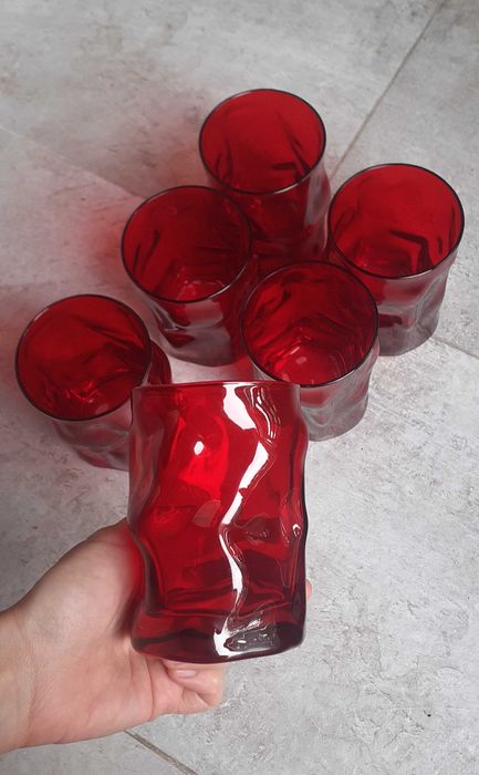 Set 6 pahare deformate rosii