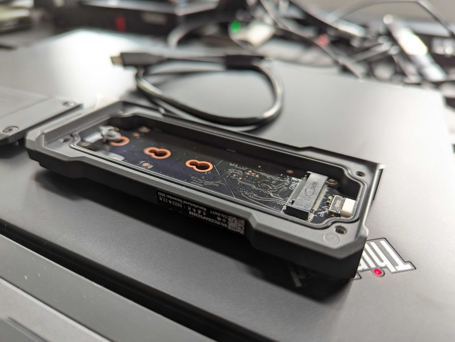 ASUS TUF Gaming A1 nvme SSD кутия за диск. IP68, в гаранция