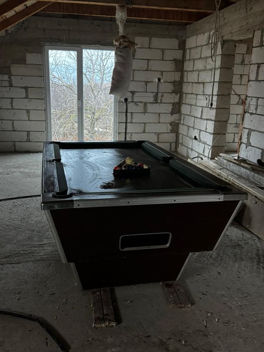 Vând masa de biliard