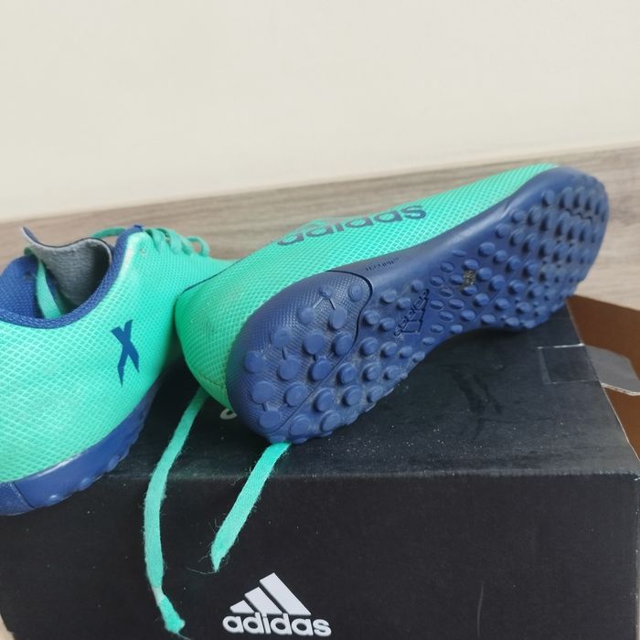 Футболни обувки Adidas, 34- стоножки