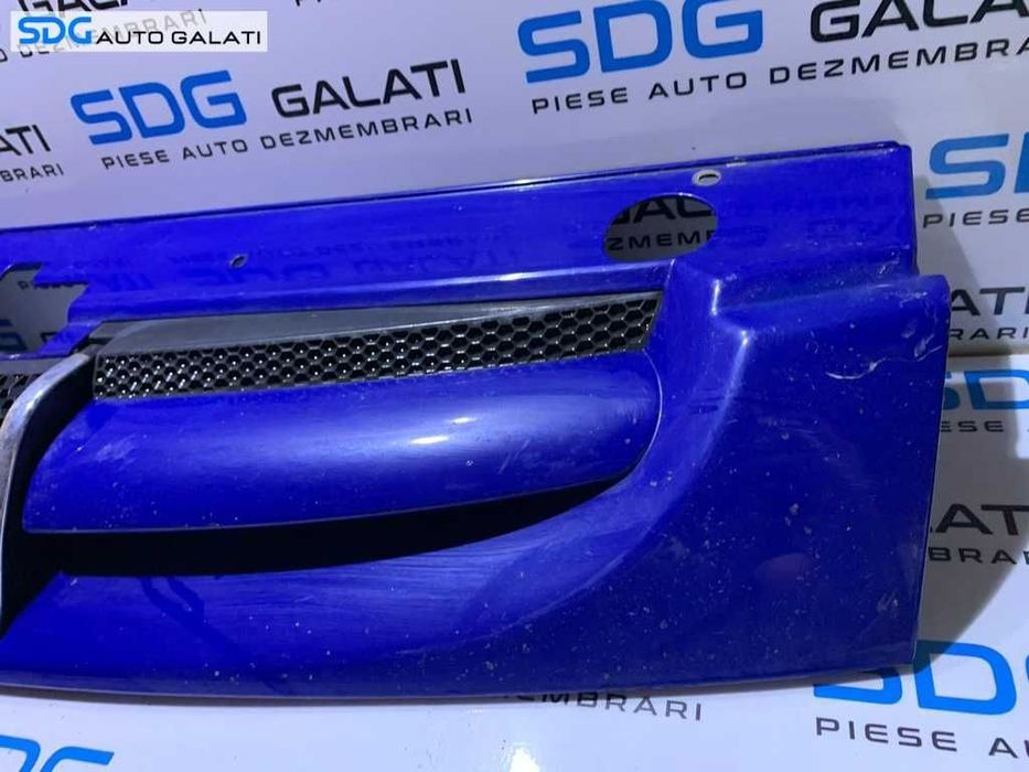 Grila cu Emblema Radiator Bara Spoiler Fata Peugeot Partner 2002 - 2008 Cod 9644758777 [V0123]