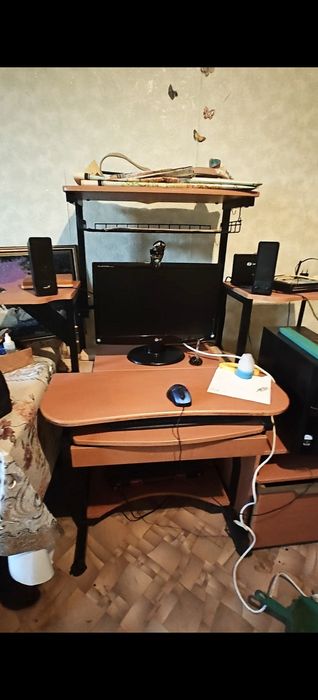 Продам. Компьютер и компьютерный стол