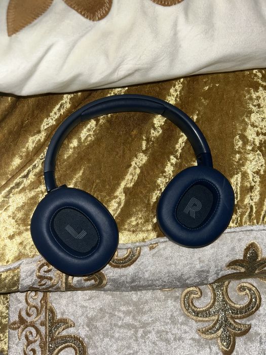 JBL 720 BT, AirPods