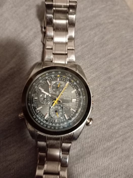 Vând ceasuri,nu le folosesc