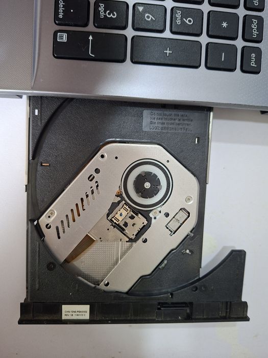 Ноутбук ASUS 550LB