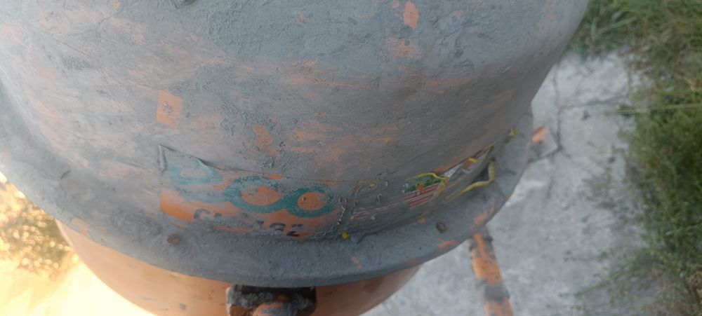 Бетонамешалка большой.