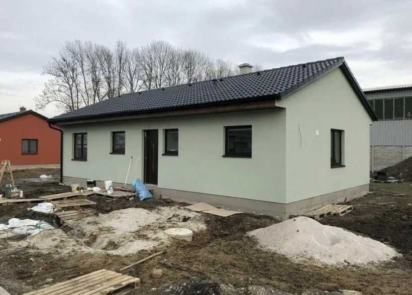 Vand case pe structura metalica