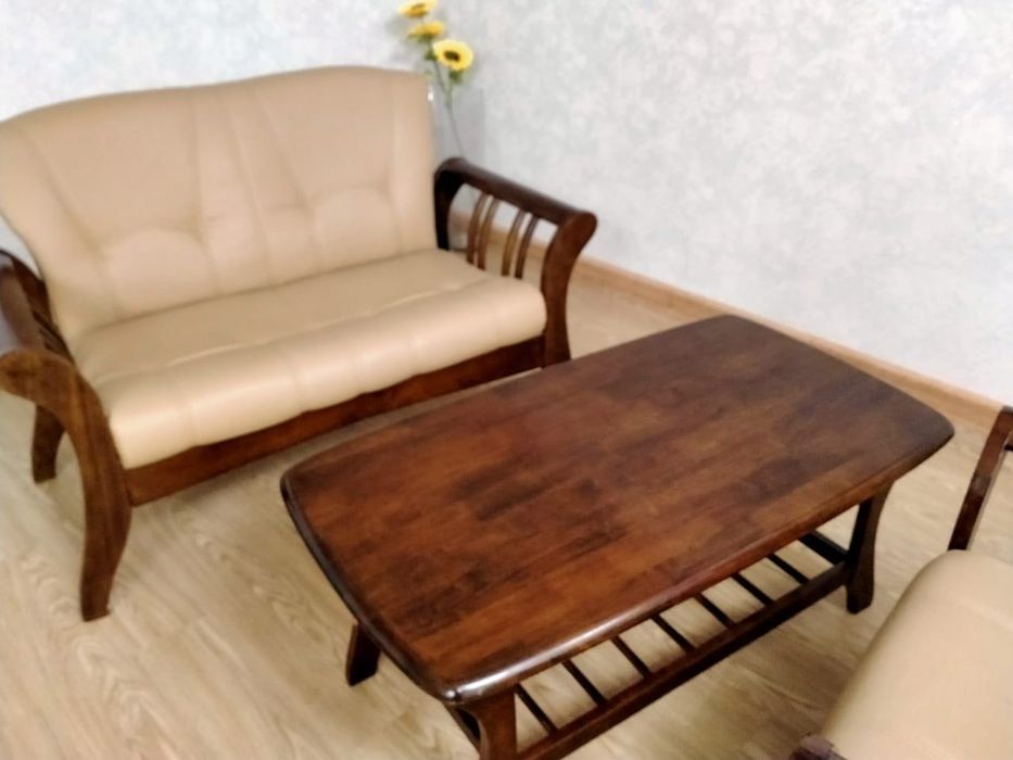 Продам диванный сет 3-2-1 со столиком