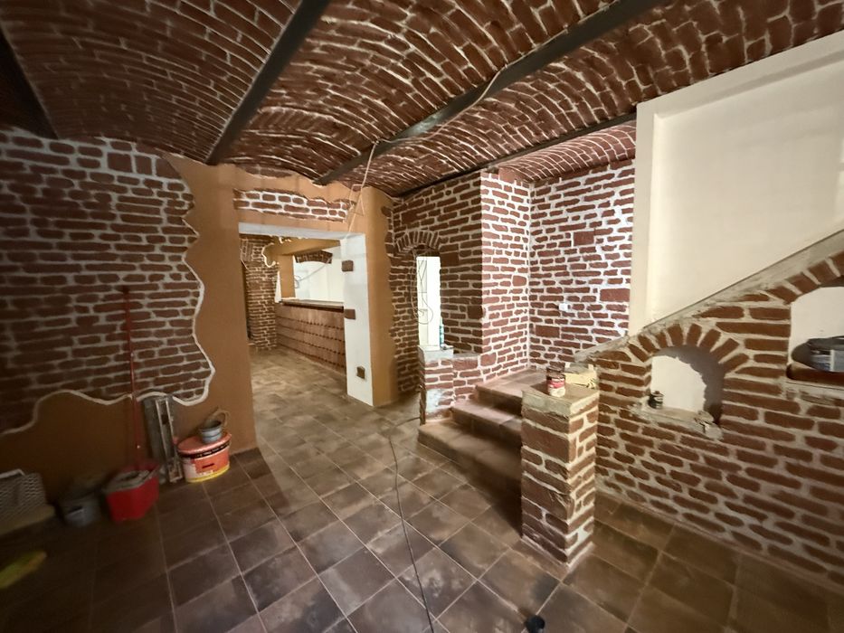 Spatiu central cu deschidere la strada Iuliu Maniu