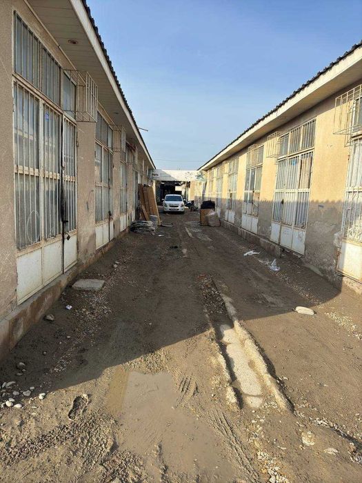 Ситора бозорида магазин сотилади