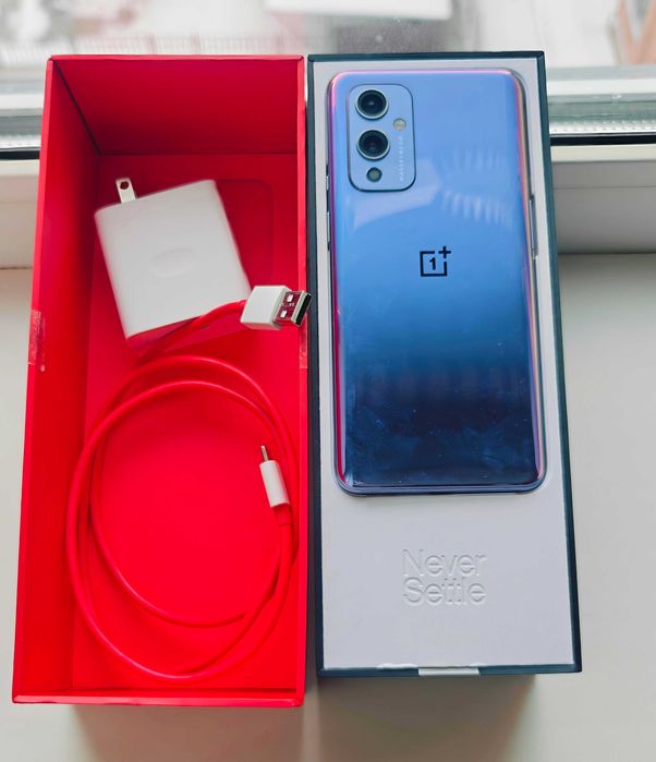 Продается телефон OnePlus 9 (8/128 Gb)