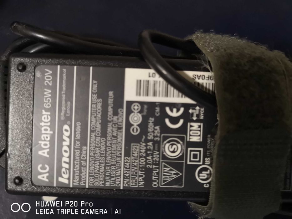 Продавам няколко зарядни за лаптоп