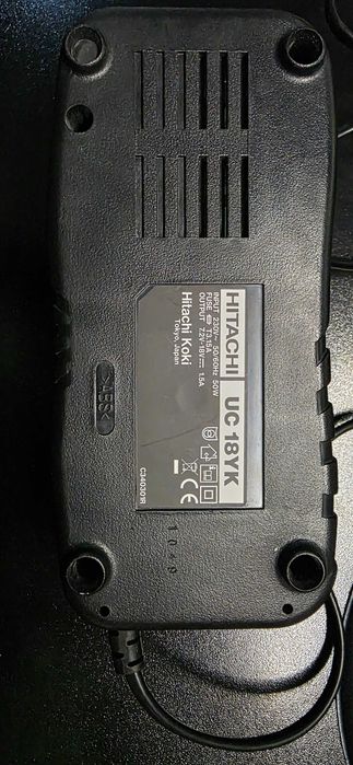 Autofiletanta Hitachi 12V 1,5ah + 1 acumulator de vanzare