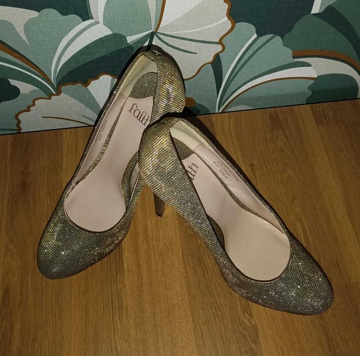 Pantofi eleganti de ocazie