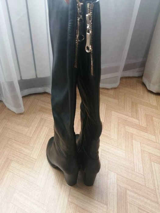 Продам кожаные зимние сапоги