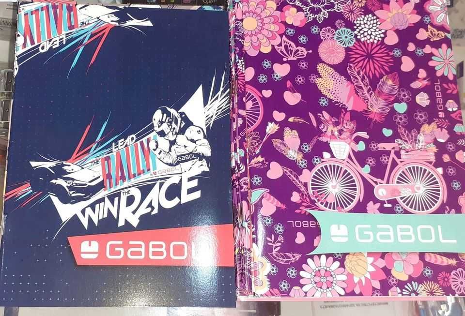 Тетрадки всякакви от закрита книжарница