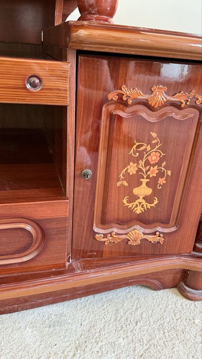 Подставка под телевизор