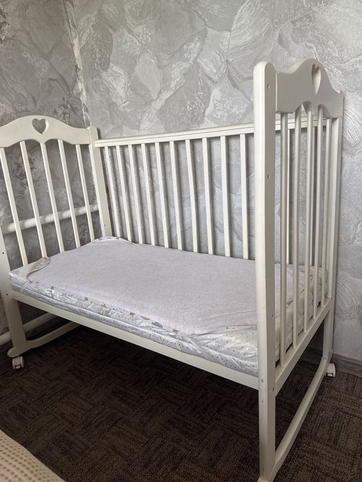 Продам детскую кроватку