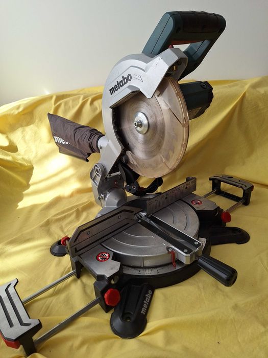 Fierastrau circular de masa Metabo KS 216 M LaserCut, Putere 1350 W, defect