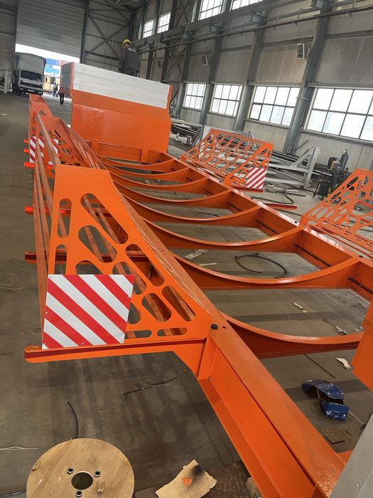 Трал для перевозки труб и цистерн