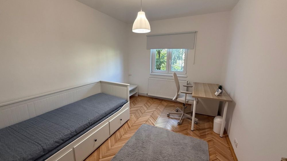 Proprietar, închiriez apartament cu 3 camere in zona Baba Dochia
