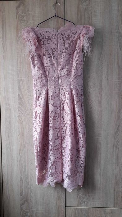 Vand rochie din dantelă marimea M/38. Merge pt un S/M mai mic!
