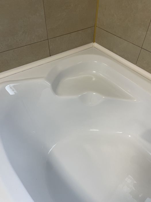 Cada de baie asimetrica stanga