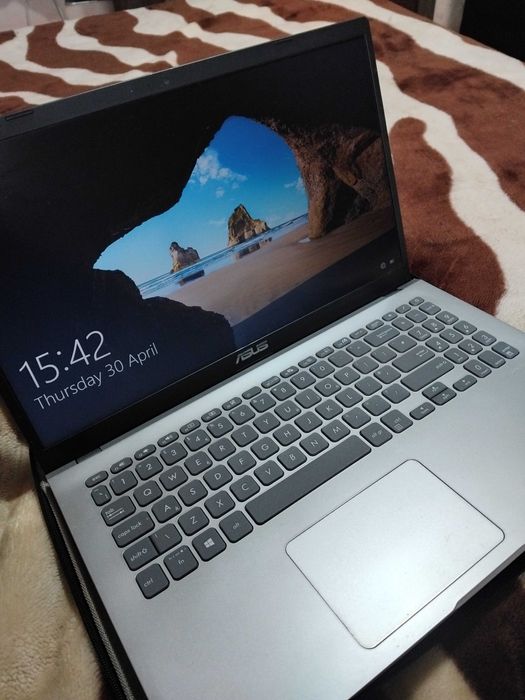 ASUS Laptop nou nefolosit