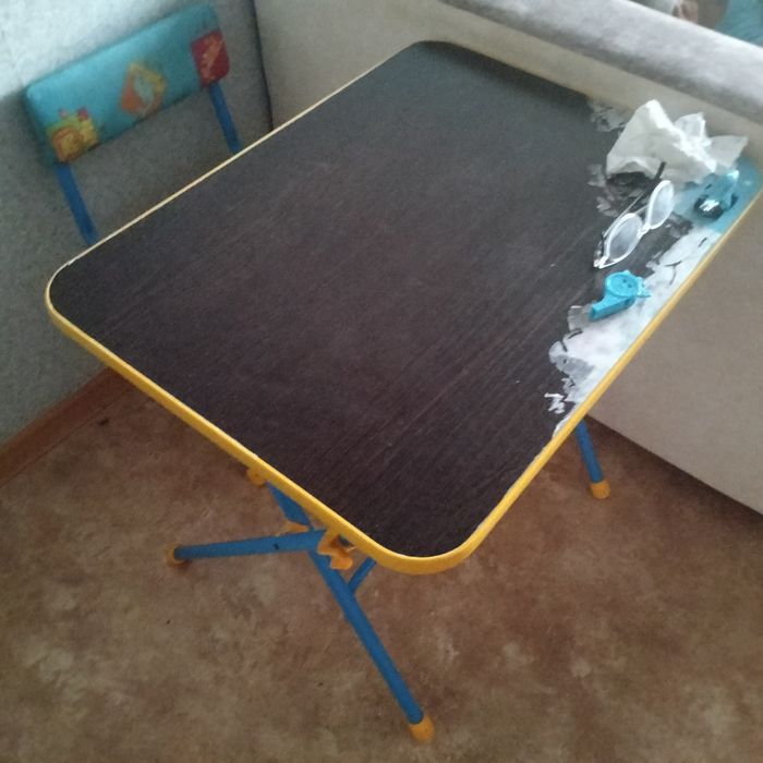 Стол и стул детский