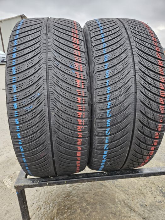 Vând 2 anvelope  iarna 225/40/19 225/40r19 MICHELIN